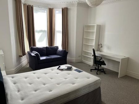 6 bedroom house to rent - Photo 2