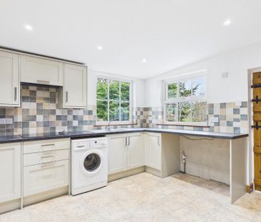2 bedroom semi-detached house to rent - Photo 3