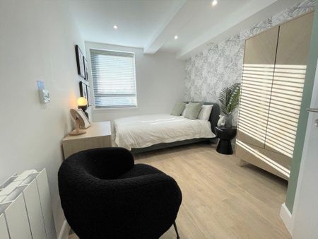 1 bedroom in a house share to rent - Photo 2
