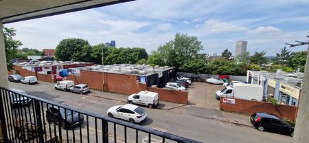 3 bedroom maisonette to rent - Photo 2