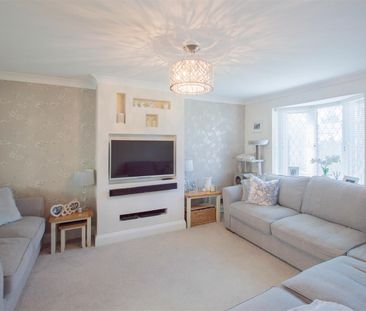 Mildenhall Place, Haverhill - Photo 2