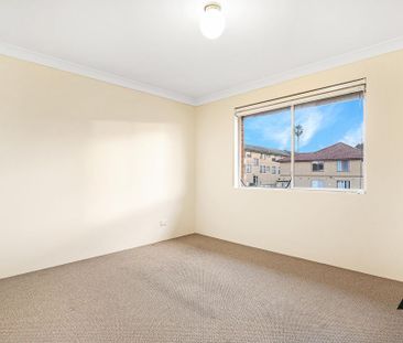 Spacious Two Bedroom Apartment In The Heart Of Lakemba - Photo 4