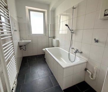 2-3-Zimmer-Wohnung mit großem Wohnzimmer und Balkon im Eltingviertel - Photo 5