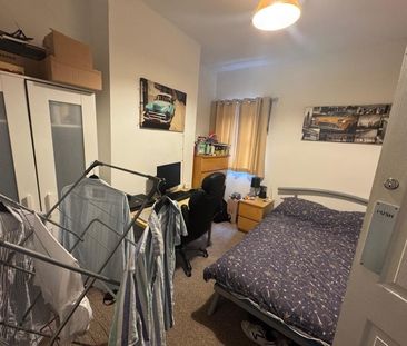 Room in a Shared House, Bellevue Road, SO15 - Photo 4