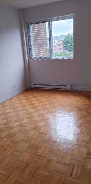 Grand 4 1/2 rénové - Photo 1