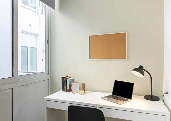 Carrer de Còrsega, Barcelona, Catalonia 08036