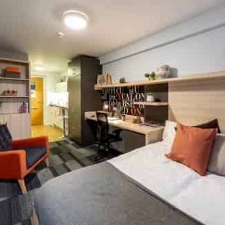 Platinum Studio - Photo 1