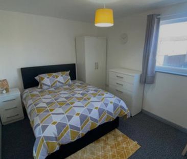 Room in a Shared House, Pretoria Road, B9 - Photo 2