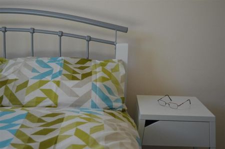 Pen Park Road, Southmead - Photo 2