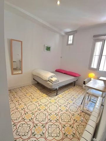 Calle de la Madera, Madrid, Community of Madrid 28004 - Photo 2