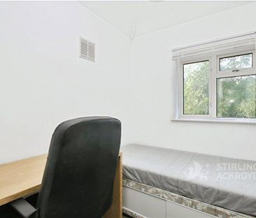 4 bedroom semi-detached house to rent - Photo 2