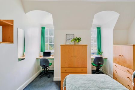 Silver Twin Room - Photo 3