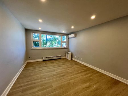 For Lease - 3046 Jaguar Valley Drive Unit# 302, Mississauga, Ontario - Photo 3