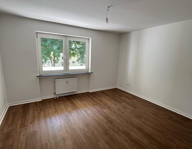 sanierte 3-Zimmer Wohnung (1.OG rechts) in 53119 Bonn - Photo 1