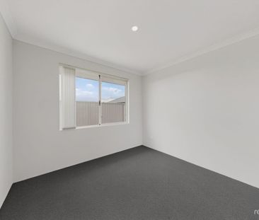 MODERN COMFORT, PERFECT LOCATION - Photo 6