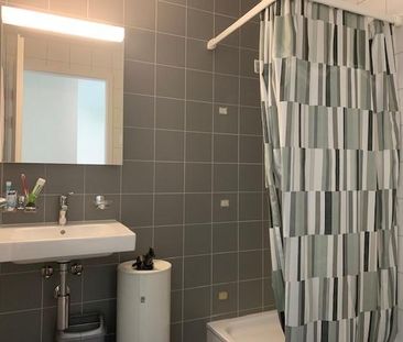 Appartement de 2.5 pièces situé dans un cadre verdoyant et proche d... - Photo 4