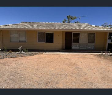 Cosy Family Home - Photo 6