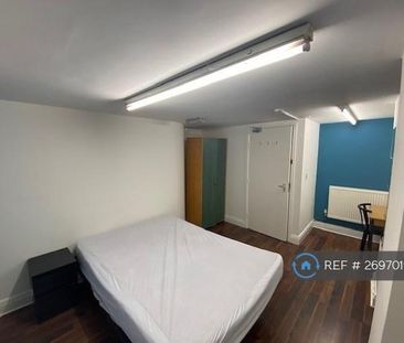 3 bedroom flat to rent - Photo 5