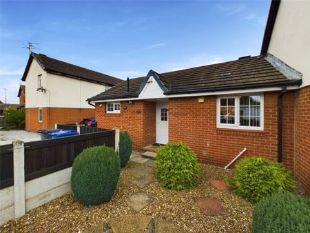 Broadwater Drive, Dunscroft, Doncaster, South Yorkshire, DN7 - Photo 2