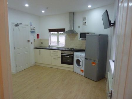 Studio to rent - Photo 4