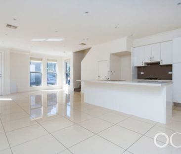 Open the Door To Convenience, Security and Style - Photo 2