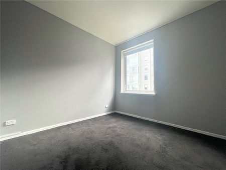 142/83 Whiteman Street - Photo 3