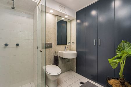 Move-In Ready Architectural Loft Above Village Hub - 6 MONTH LEASE ONLY - Photo 5