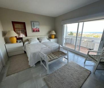 Luxury Apartment for rent in Benahavís, Andalusia - Photo 4