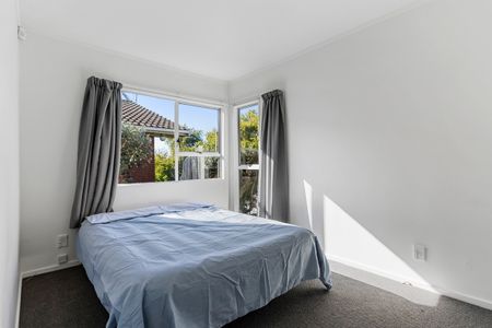 Cute and Central in Hillsborough. - Photo 5