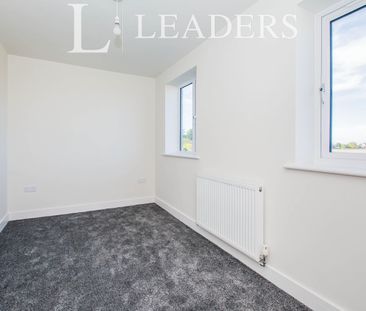 3 bedroom house to rent Tulip Road, Quadring, Spalding, PE11 - Photo 2