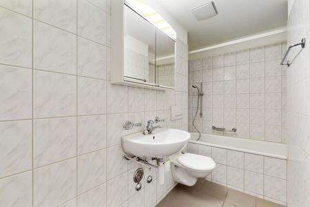 City life at Claraplatz - Photo 4