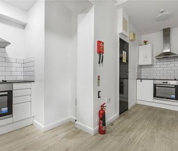 Studio to rent - Photo 6