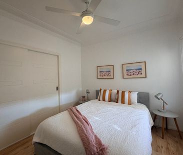 Spacious Three-Bedroom Home with Pool & Sunroom - Photo 5