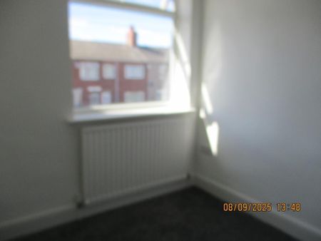 3 bedroom terraced house to rent - Photo 3