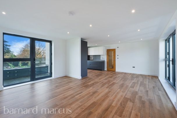 16 Lambert Place, Thames Ditton - Photo 1