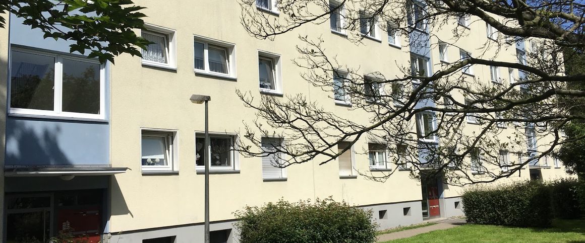 Ruhiges Mehrfamilienhaus mit gut geschnittener Wohnung - Foto 1