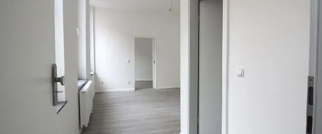 2-ZIMMER-ERDGESCHOSSWOHNUNG IN KLIKIKUMNÄHE ZU MIETEN - Photo 1