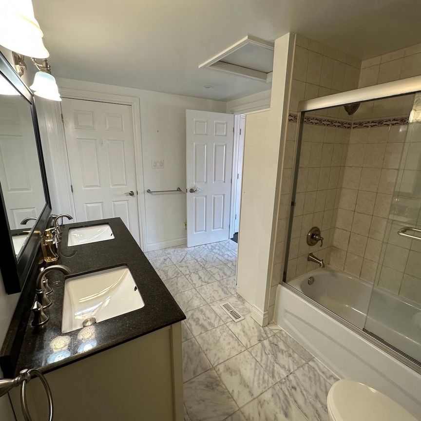 For Lease - 2064 Millway Gate, Mississauga, Ontario - Photo 1