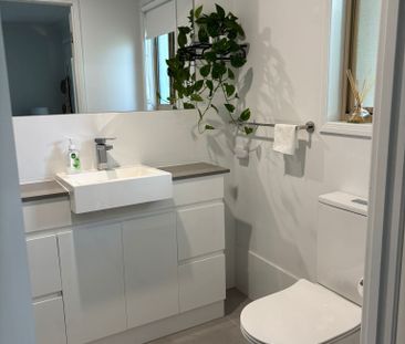 Varsity Lakes - Photo 1