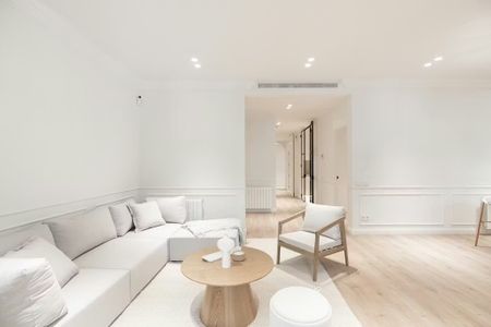 Carrer de Bailèn, Barcelona, Catalonia 08037 - Foto 2