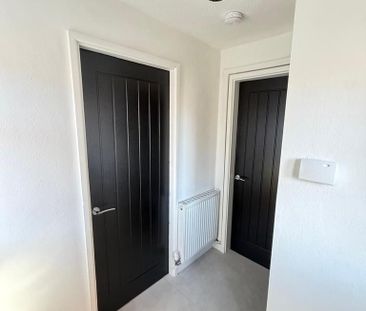 2 bedroom semi-detached house to rent - Photo 3