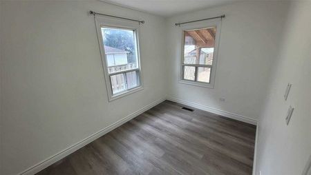 For Lease - 10 Warvet Crescent, Toronto, Ontario - Photo 3