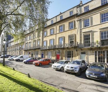 2 Bed Flat - Photo 2