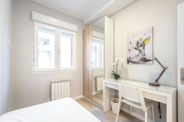 Calle del Puerto de Canfranc, Madrid, Community of Madrid 28038 - Foto 1