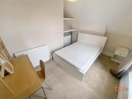 9 bedroom end of terrace house to rent - Photo 5