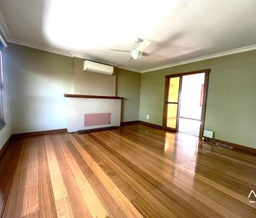 For Lease – 3 Bedroom Home with a Large double garage in Summerhill... - Photo 1