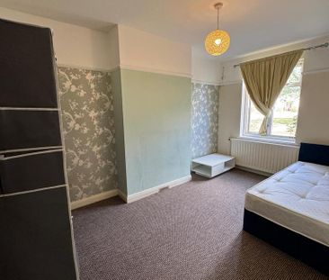 1 bedroom in a house share to rent - Photo 1