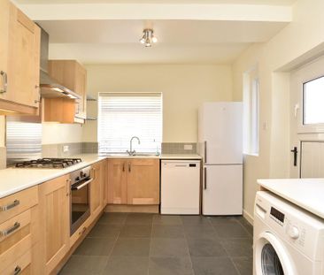 2 bedroom terraced house to rent - Photo 2