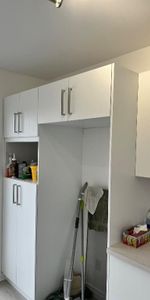 Très beau grand 5 1/2 à louer à St Jérôme très propre impeccable , pas d’animaux, 2 ème etage, 2 espace de stationnement, libre immédiatement, balcon - Photo 4