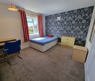 4 Bed Student Accommodation - Photo 3